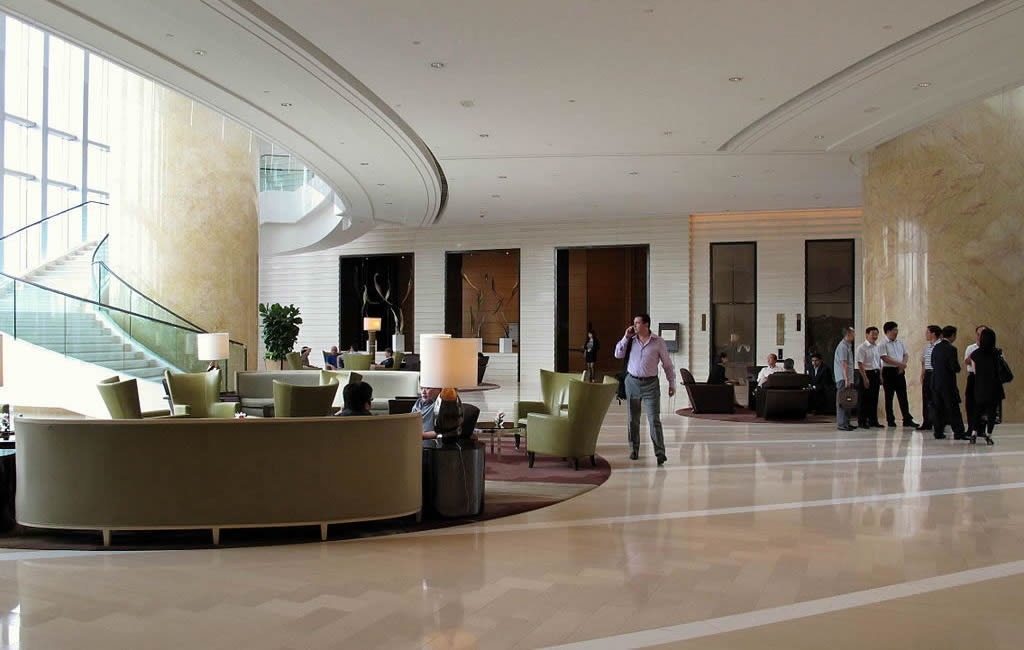 Four Seasons Hotel Hong Kong lobby
