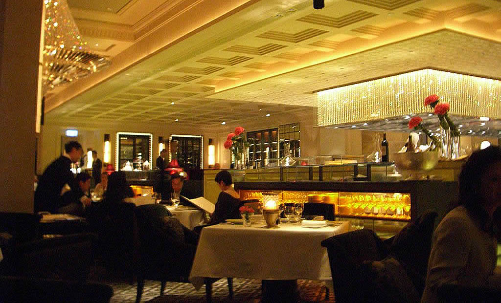 Caprice Restaurant at Four Seasons Hotel, Hong Kong